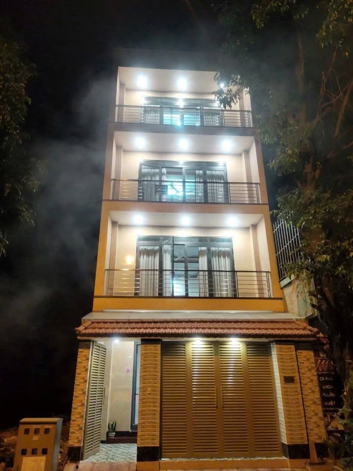 Nhà thuê Vĩnh Phú Thuận An 120m2 20 triệu - Ô tô vào nhà