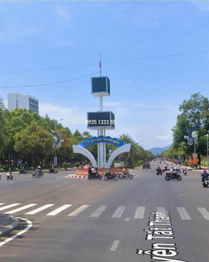 Nhà phố Nguyễn Tất Thành Quy Nhơn 60m² 7 tỷ - Mặt tiền kinh doanh