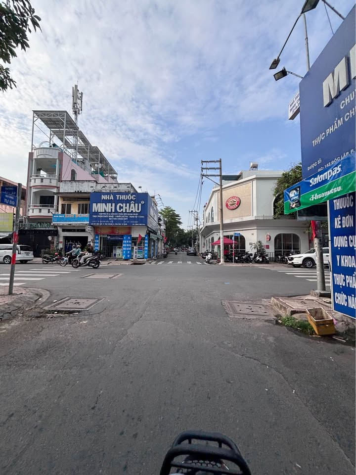 Nhà Tân Phú 64m² 5.85 tỷ - Chính chủ mặt tiền sẵn ở