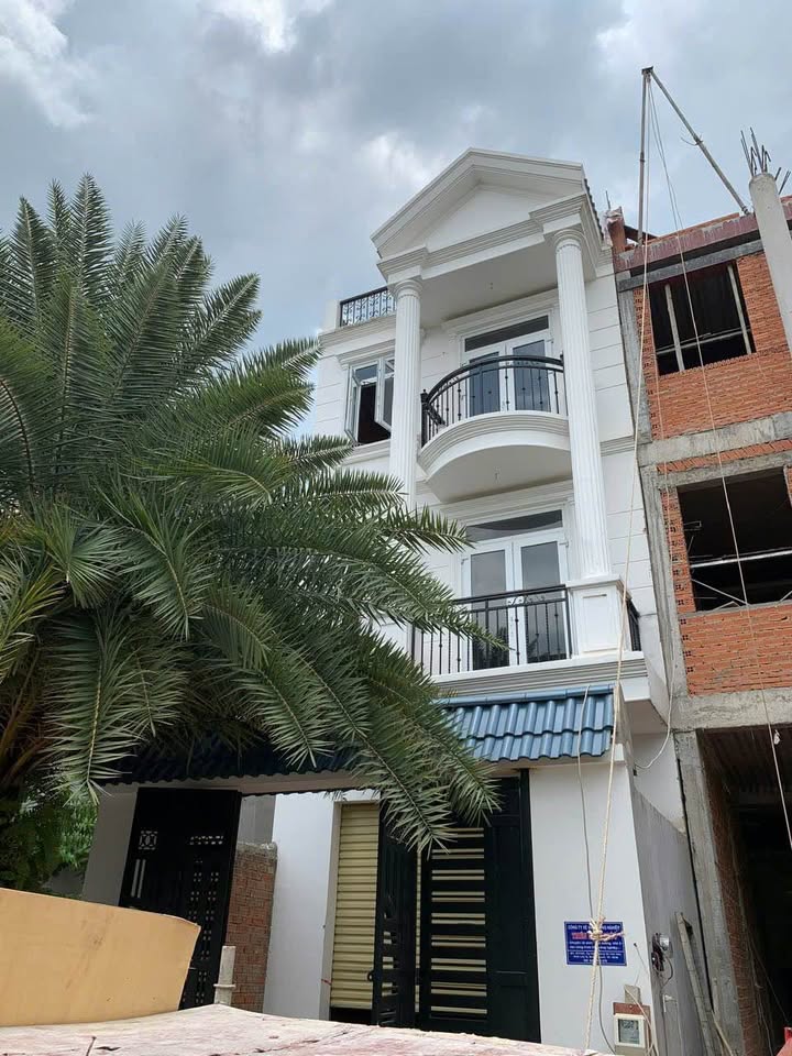 Nhà cho thuê Long Trường Q9 100m² 12 triệu - Full nội thất