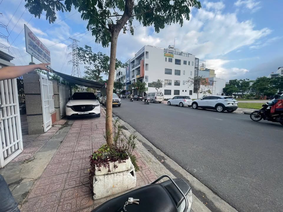 Nhà nguyên căn đường số 13 Nha Trang 100m2 22 triệu - Sẵn sàng ở ngay