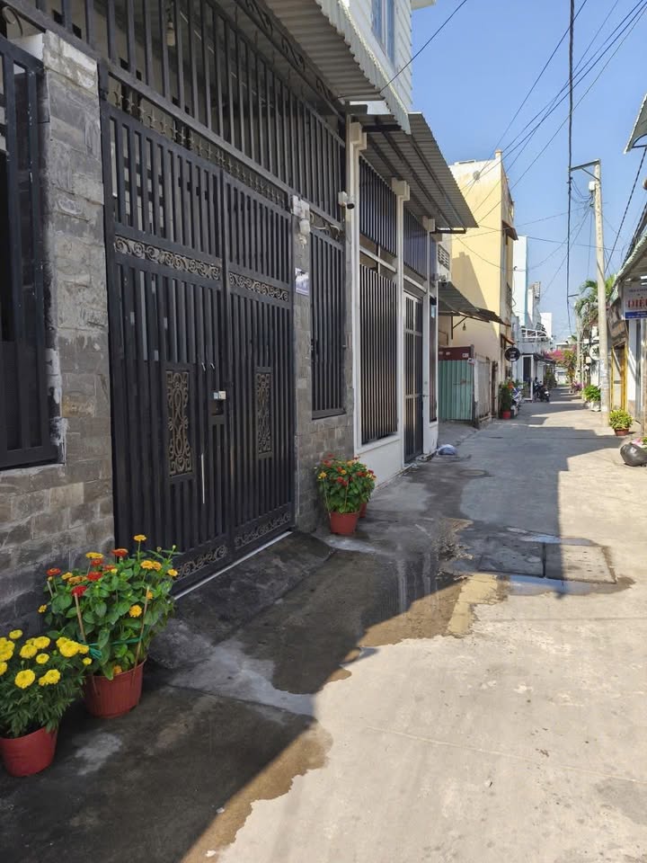 Nhà cấp 4 Nguyễn Văn Cừ 52m² 2.3 tỷ - Ô tô vào tận nhà