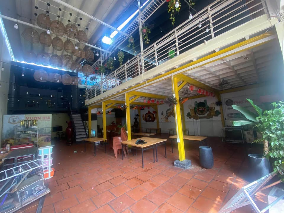 Mặt bằng Vân Đồn 300m² 75 triệu - Mặt tiền kinh doanh