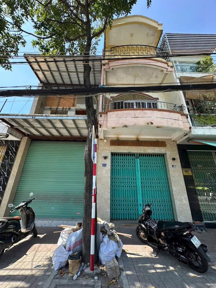 Nhà mặt tiền Lê Hồng Phong Nha Trang 120m2/14 tỷ - Ô tô vào nhà