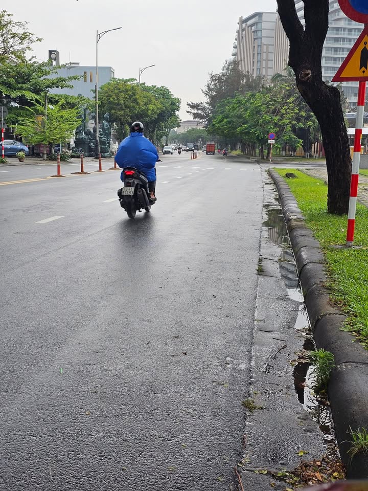 Nhà mặt tiền Trường Sa 150m² 15 tỷ - Sẵn sàng ở ngay