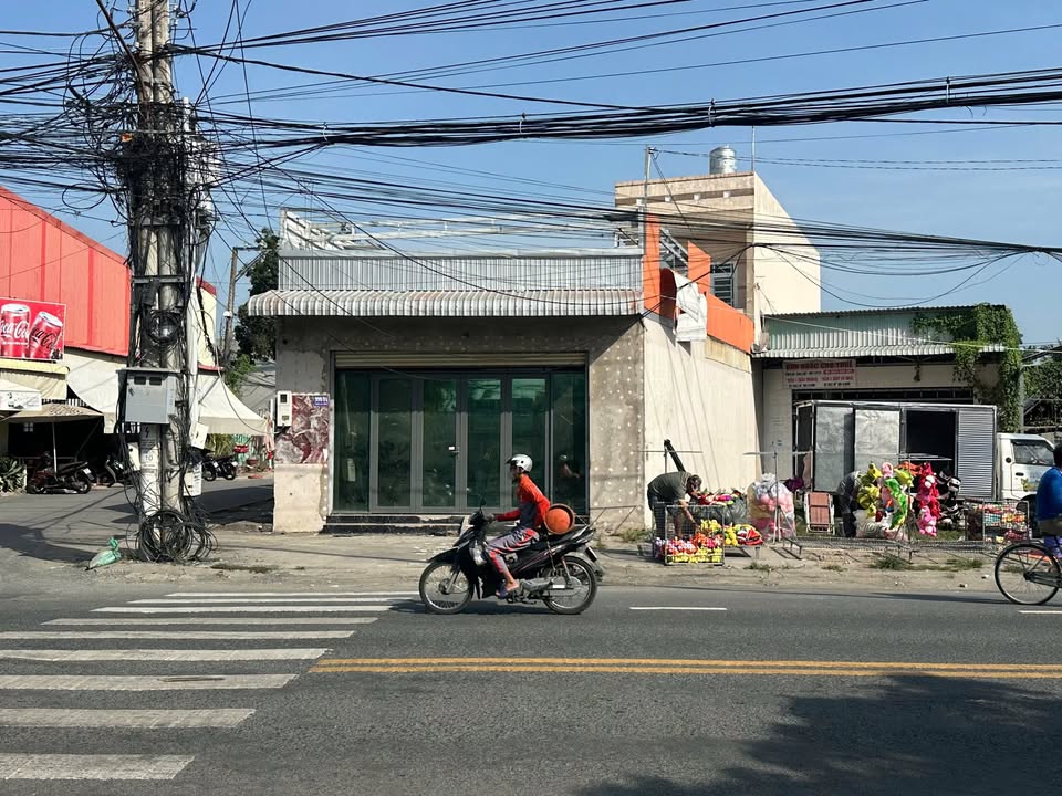 Nhà cho thuê Mỹ Phước Long Xuyên 450m² góc 2 mặt tiền - Sẵn sàng vào ở