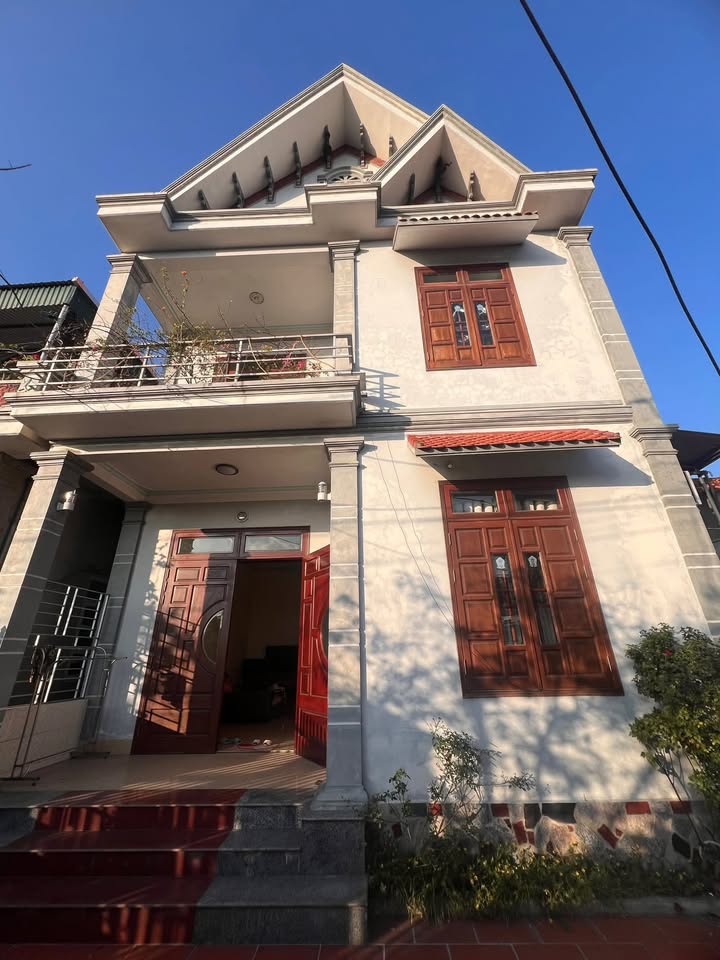 Nha rieng Ha Long Ha Khanh 265m² gia 2.5 tỷ - O to do cua