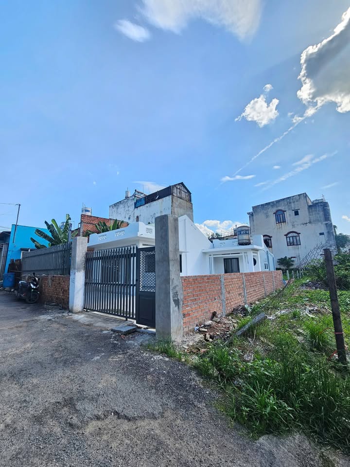 Đất nền Dĩ An 323m² 9.2 tỷ - Sổ hồng riêng sẵn