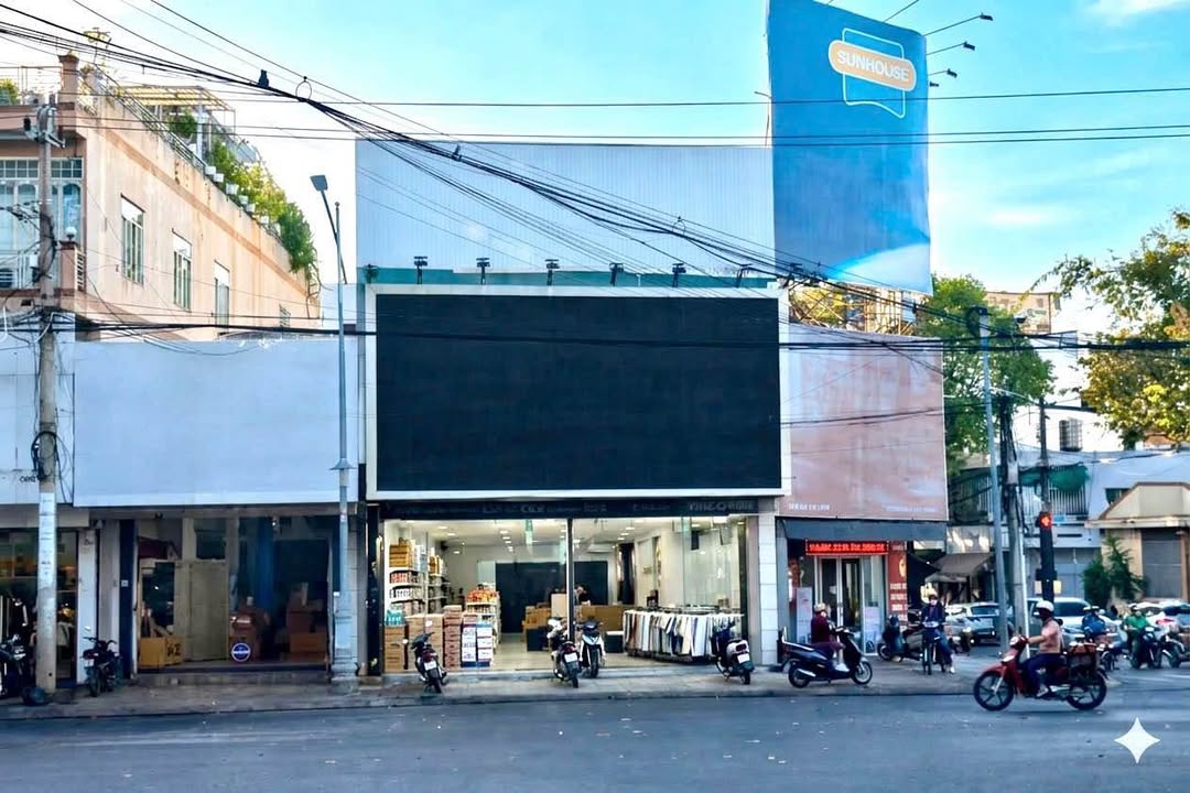 Shophouse Phan Chu Trinh Buon Ma Thuot 200m² 60tr - Mat tien