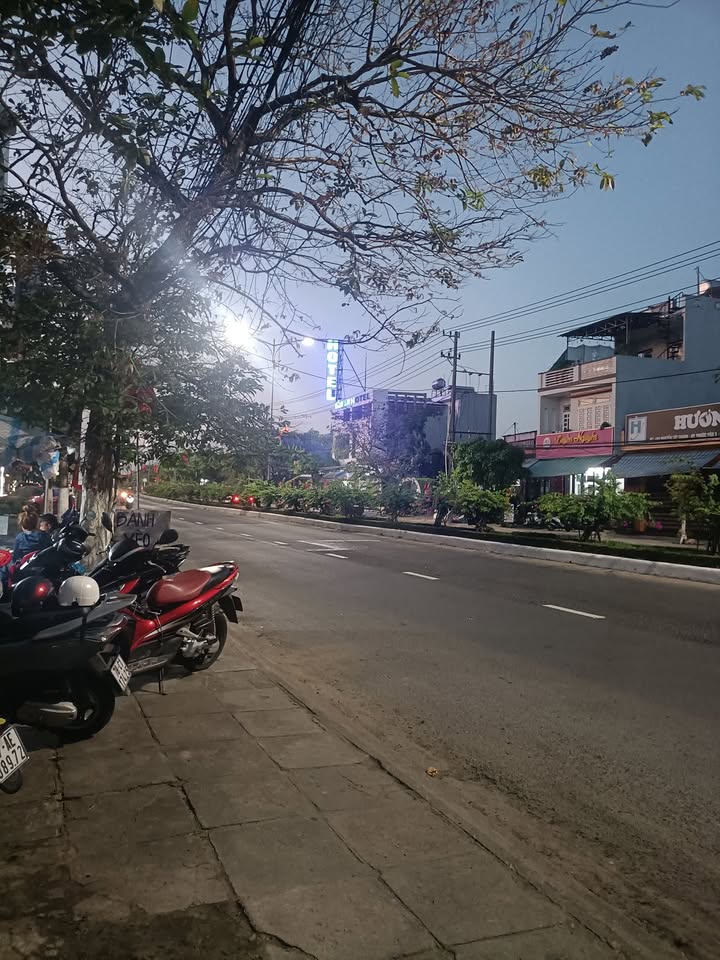 Nhà 2 tầng Tuy Hòa Nguyễn Tất Thành 147m² 2.4 tỷ - Sẵn sàng ở ngay