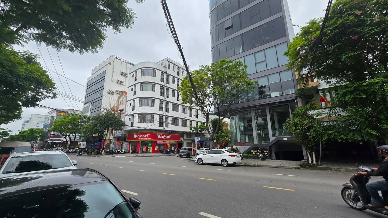 Nhà 4 tầng Phan Đăng Lưu 178m² 45 triệu - Sẵn sàng ở ngay