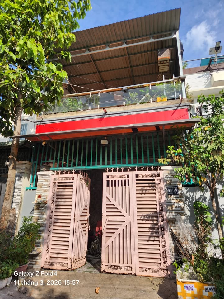 Nhà phố Dĩ An 100m² giá 6.8 tỷ - Chính chủ bán gấp