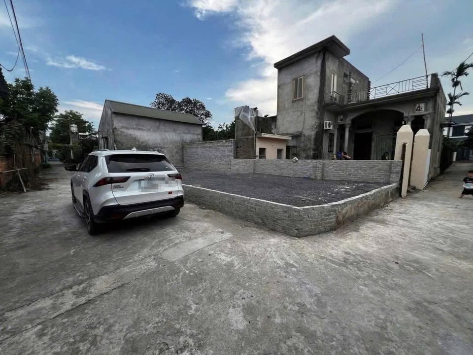 Đất nền Phương Tú 72m² giá 2 tỷ - Đường to ô tô