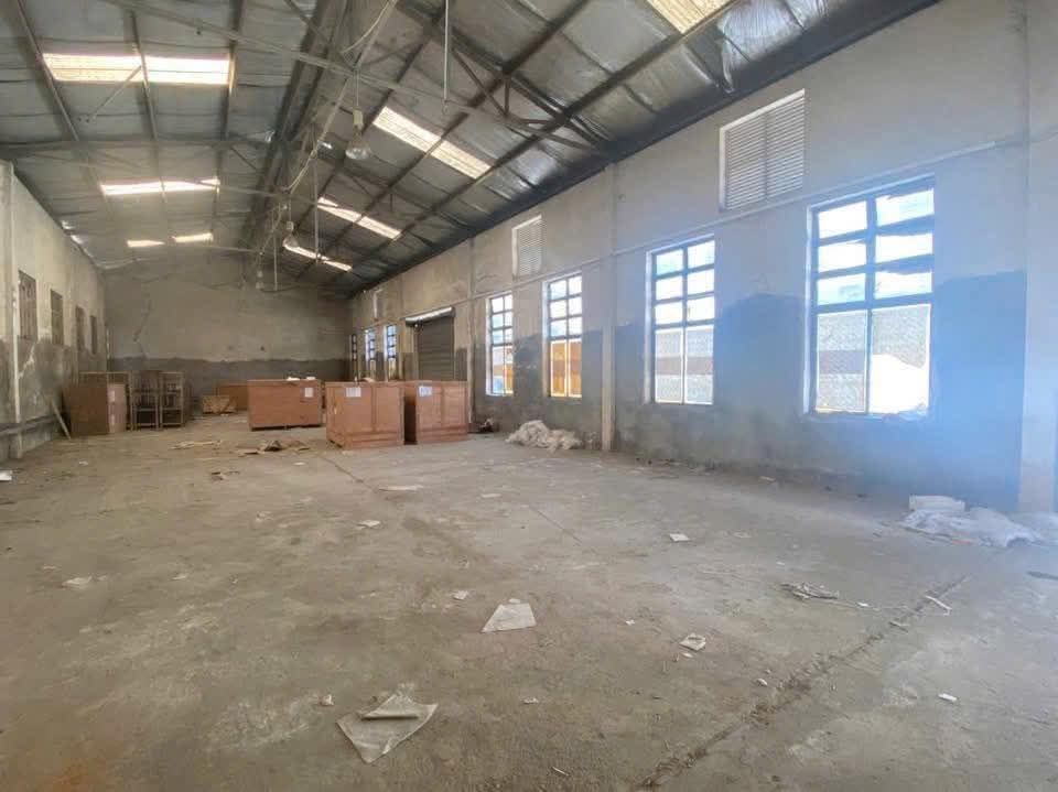 Kho Đức Giang Long Biên 400m² giá 48 triệu - Hoạt động ngay