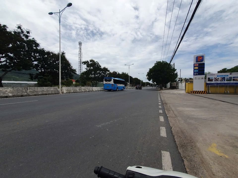 Nhà phố Nguyễn Tất Thành Nha Trang 250m² - Mặt tiền kinh doanh