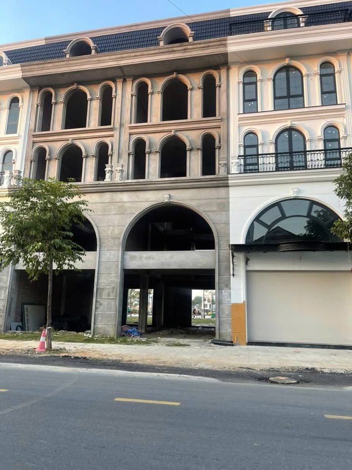 Shophouse Âu Cơ Park City 118m² giá 5,7 tỷ - Vị trí vàng