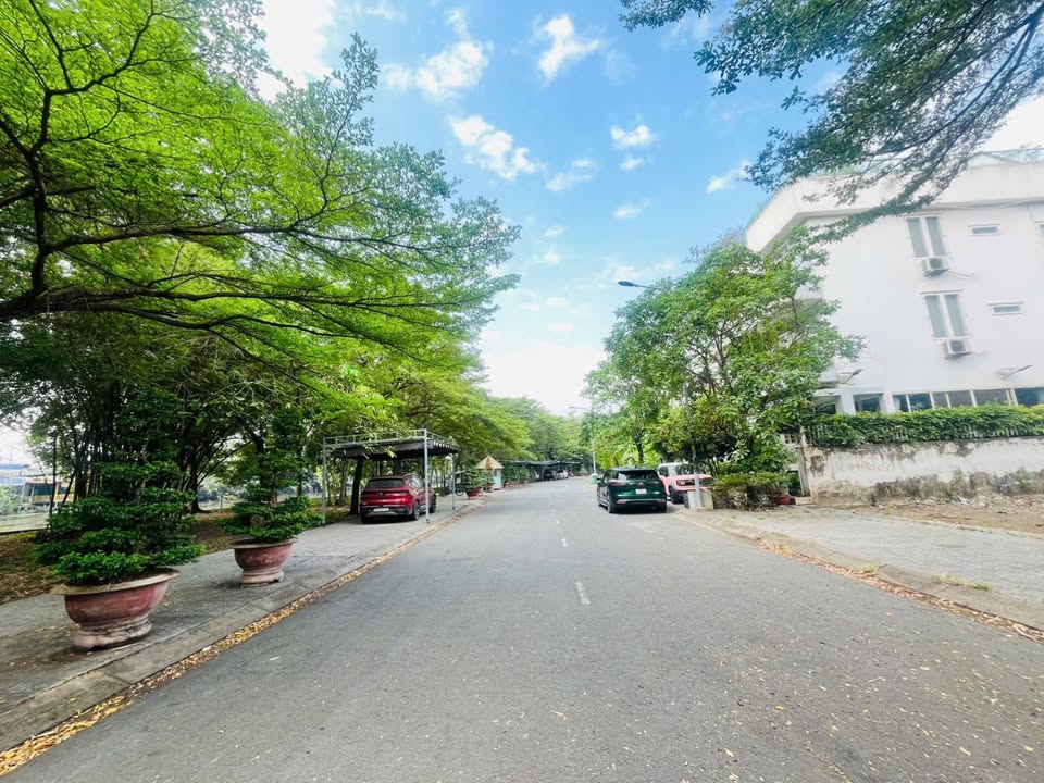 Đất biệt thự Gia Hoà Q9 300m² 39 tỷ - Sổ đỏ chính chủ