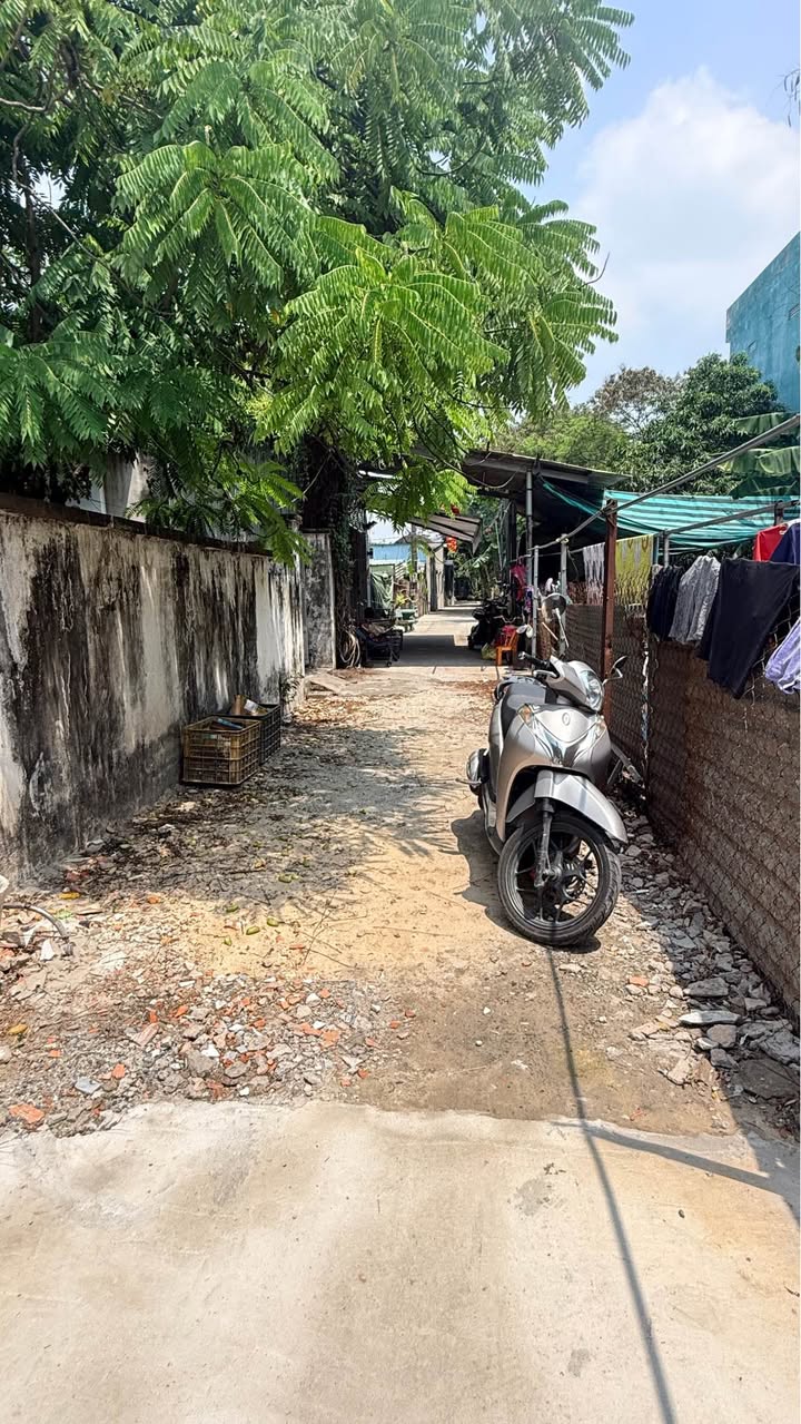 Nhà riêng Hóc Môn Thới Tam Thôn 240m² 7 tỷ - Ô tô vào nhà