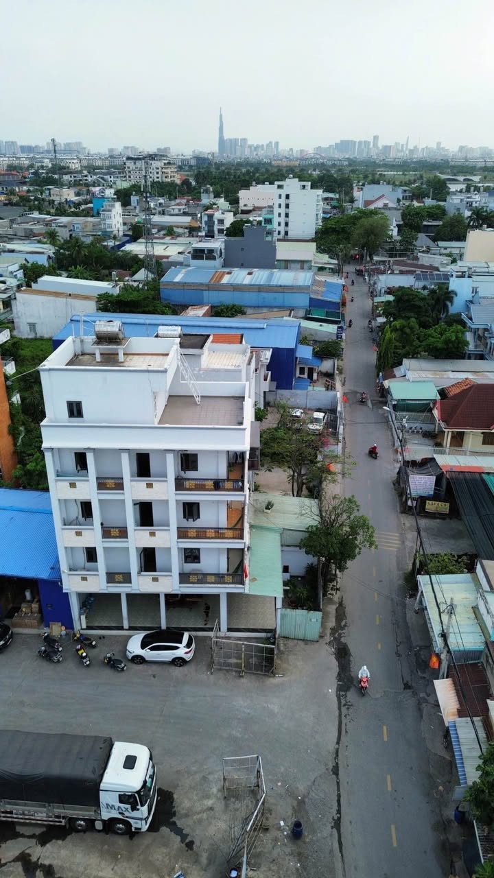 Nha mat tien An Phu Dong 12 Q12 80m2 9.5 ty - O to vao nha