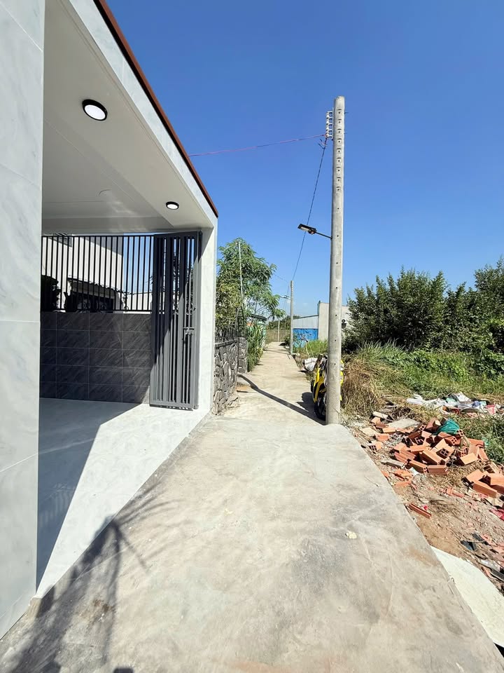 Nhà Cần Giuộc Long An 105m² giá 1.2 tỷ - Sẵn sàng ở ngay