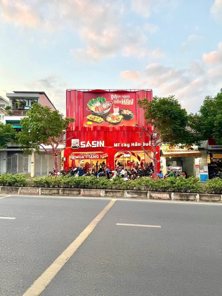 Nhà mặt tiền Lê Văn Việt 296m² 62 tỷ - KD sầm uất đắc địa