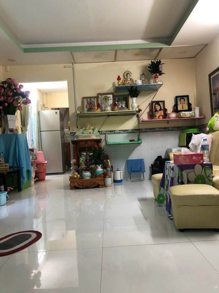 Nhà hẻm Nguyễn Văn Quỳ Q7 40m² 2.85 tỷ - Ô tô vào nhà