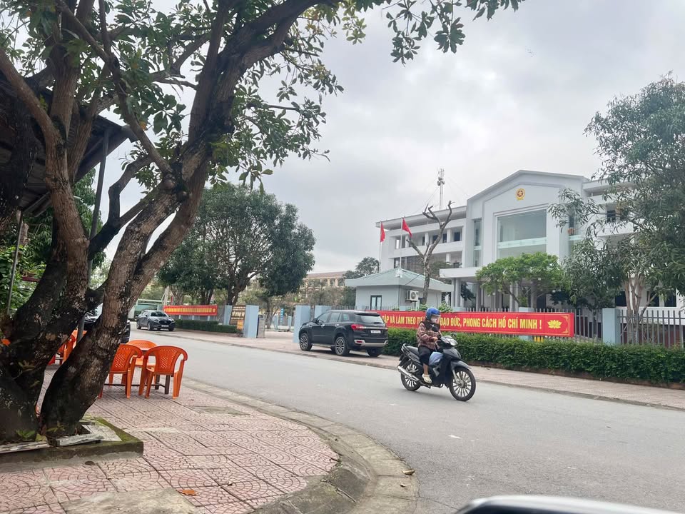 Nhà riêng Nam Hà Hà Tĩnh 153m² 4-4.999 tỷ - Ô tô vào sân