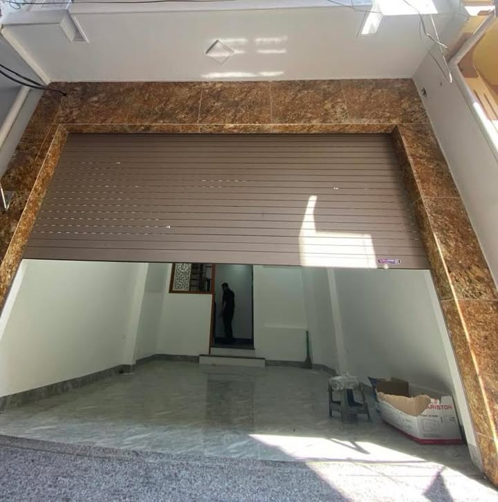 Townhouse Hoàng Quốc Việt 40m² 17 tỷ - Ô tô vào tận nhà