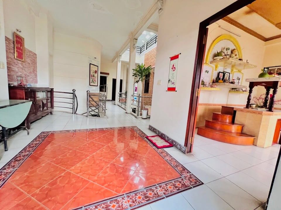 Nhà Phan Xích Long 230m² giá thỏa thuận - Ô tô vào sân, chủ bán gấp