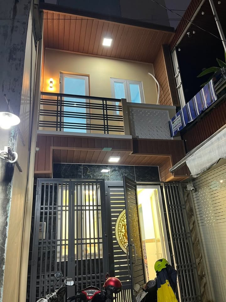 Nhà Tân Bình Ni Sư Huỳnh Liên 24m² 4.05 tỷ - Ô tô vào nhà