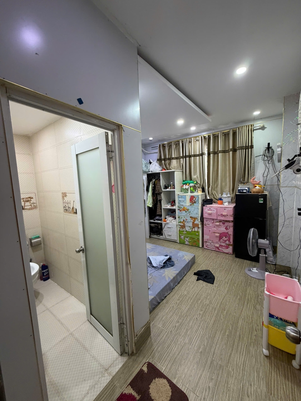 Nhà Riêng Q.10 Hơn 4 Tỷ - Vị trí đẹp, hẻm thông 20m ra mặt tiền!