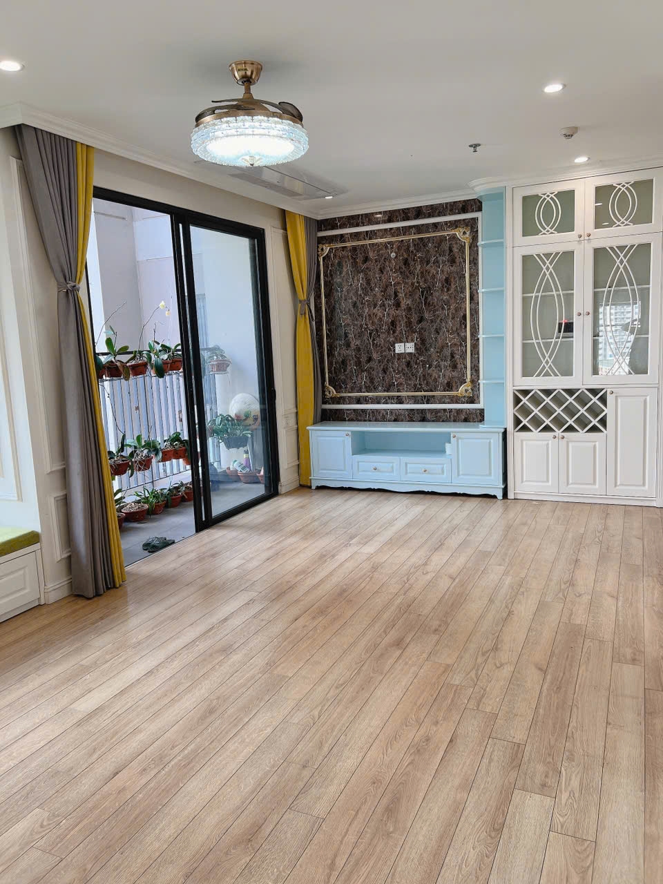 Căn hộ Vinhomes Ocean Park 65m² giá 4.1 tỷ - Căn góc view mát!