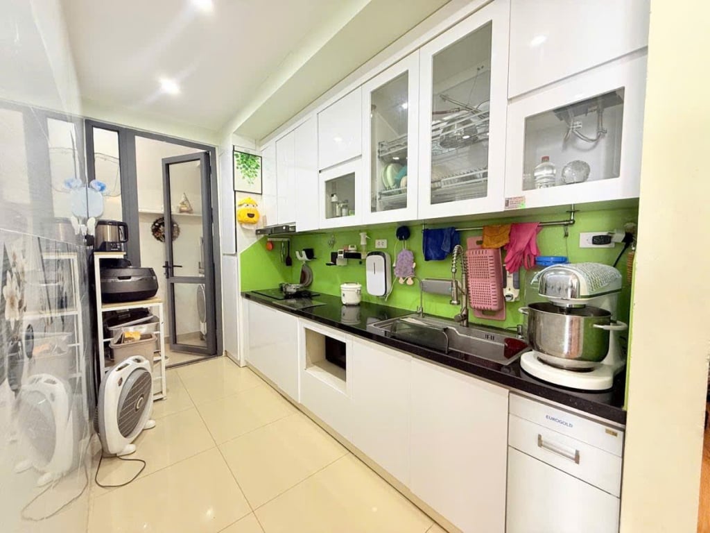 Nhà phố Pháo Đài Láng 64m² 30 tỷ - Mặt tiền kinh doanh sầm uất!