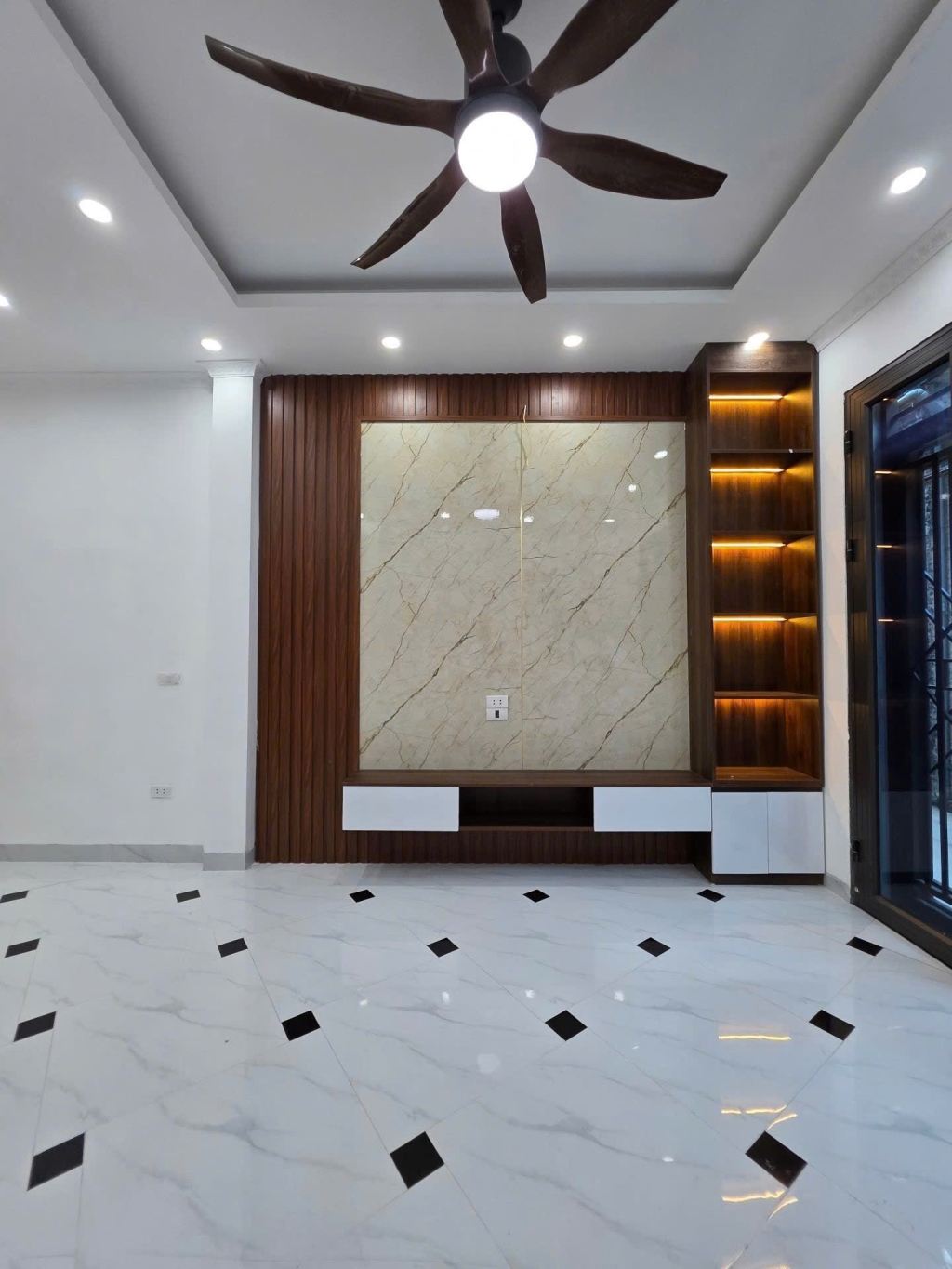 Nhà Riêng Dương Nội, Hà Đông 37m² - Vị trí đẹp, Sổ hồng sẵn!