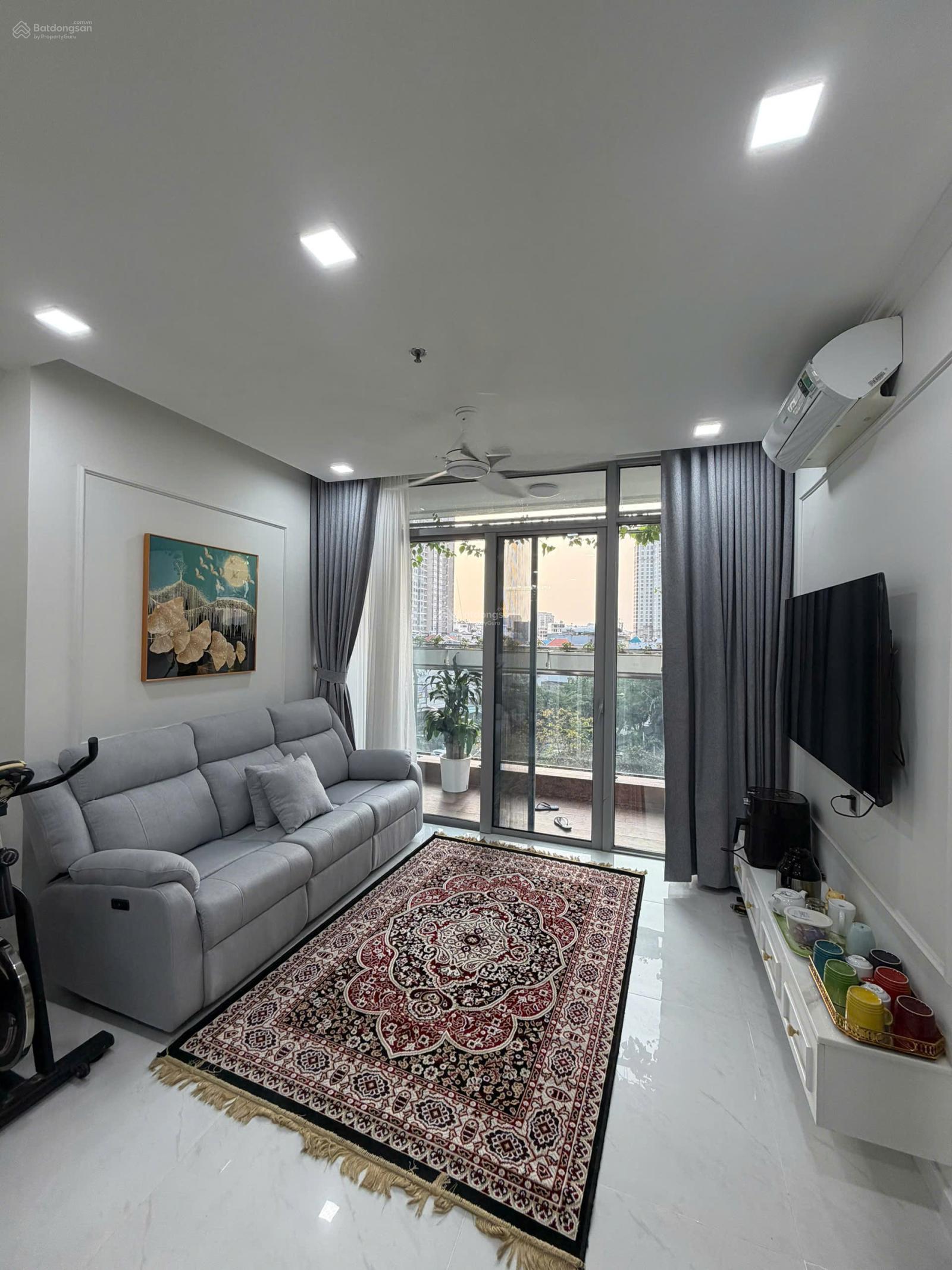 Căn hộ Vinhomes Central Park Bình Thạnh 82m² - Full nội thất cao cấp!