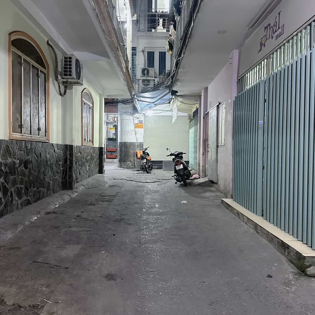 Nhà CMT8 Q10 26.1m² 5.25 tỷ - Ô tô vào tận nhà!