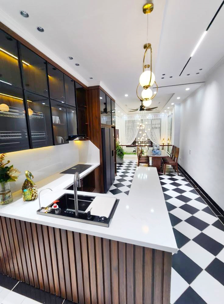 Nhà riêng Ngọc Khánh 52m² - Full nội thất 5 sao, sẵn sàng ở ngay!