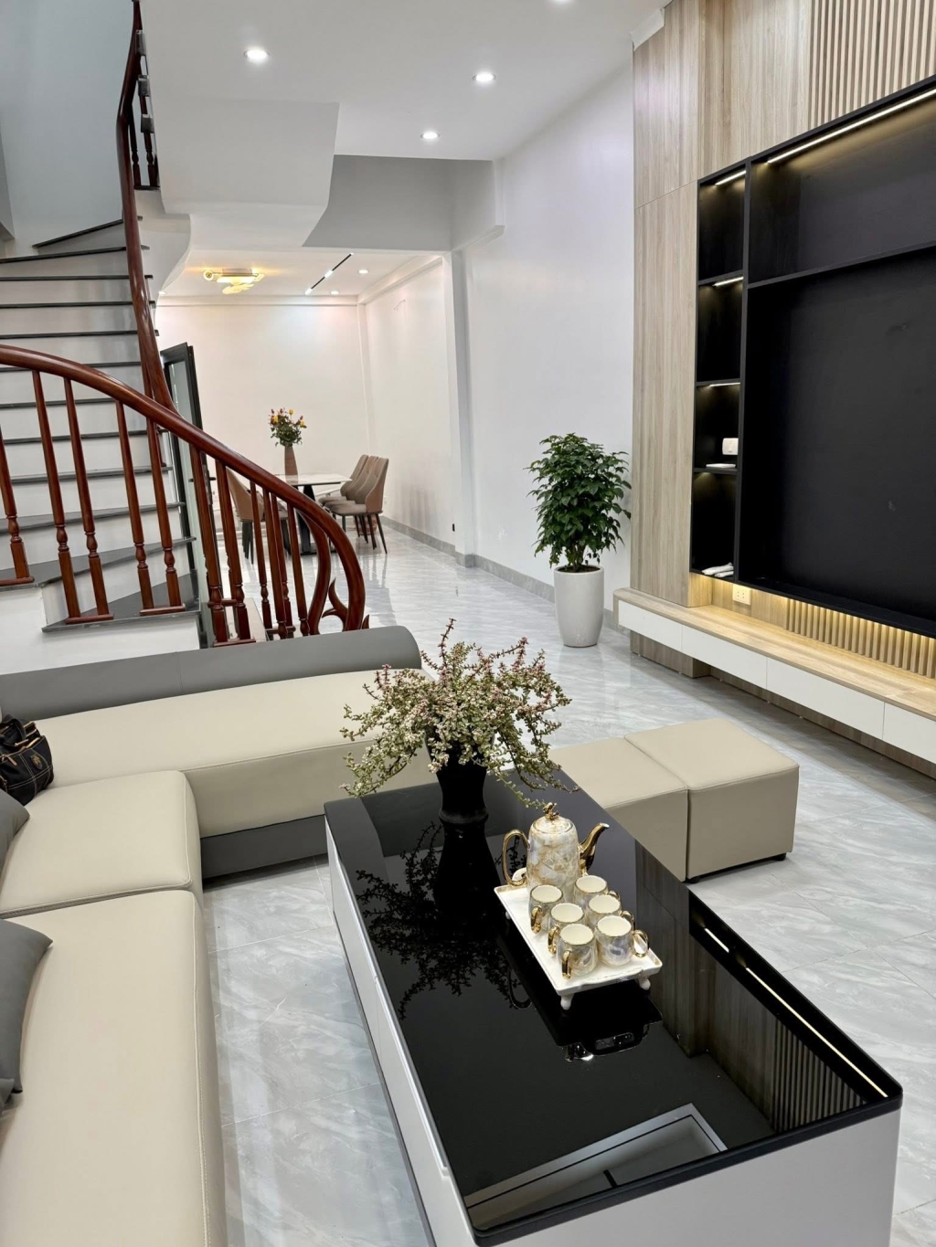 Nhà Vũ Tông Phan 40m² - Ngõ thông kinh doanh, ô tô đỗ cửa!