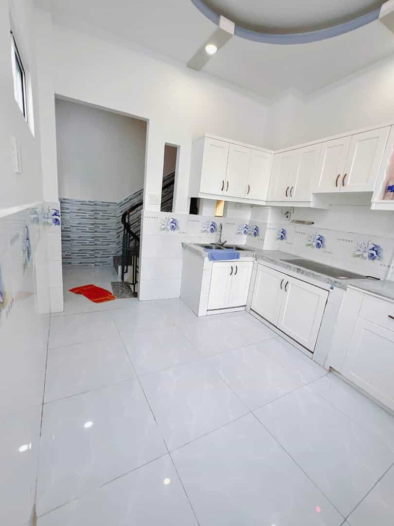 Nhà Quận 4 20m² 5.55 tỷ - Sẵn sàng ở ngay!