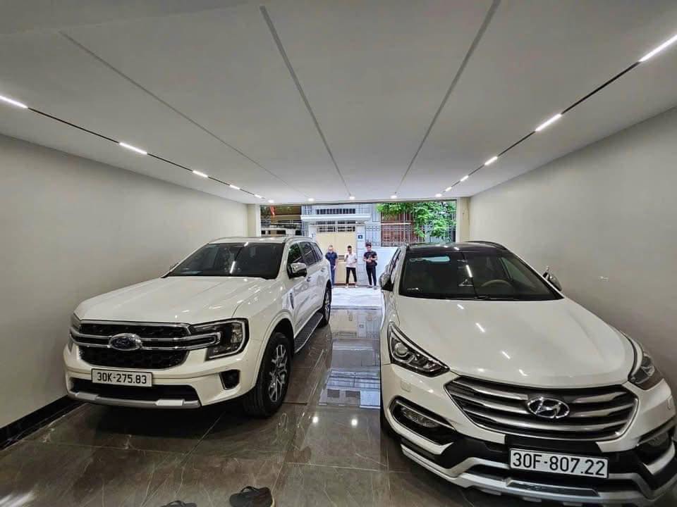 Nhà phố Nguyễn Văn Cừ Long Biên 92m² 17 tỷ Full nội thất