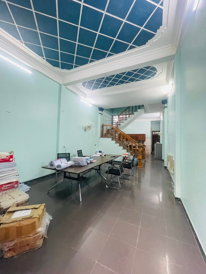 Cho Thuê Nhà 2.5 Tầng Mặt Tiền Phố Mường Hoa - 4PN, Sẵn Sàng Ở Ngay