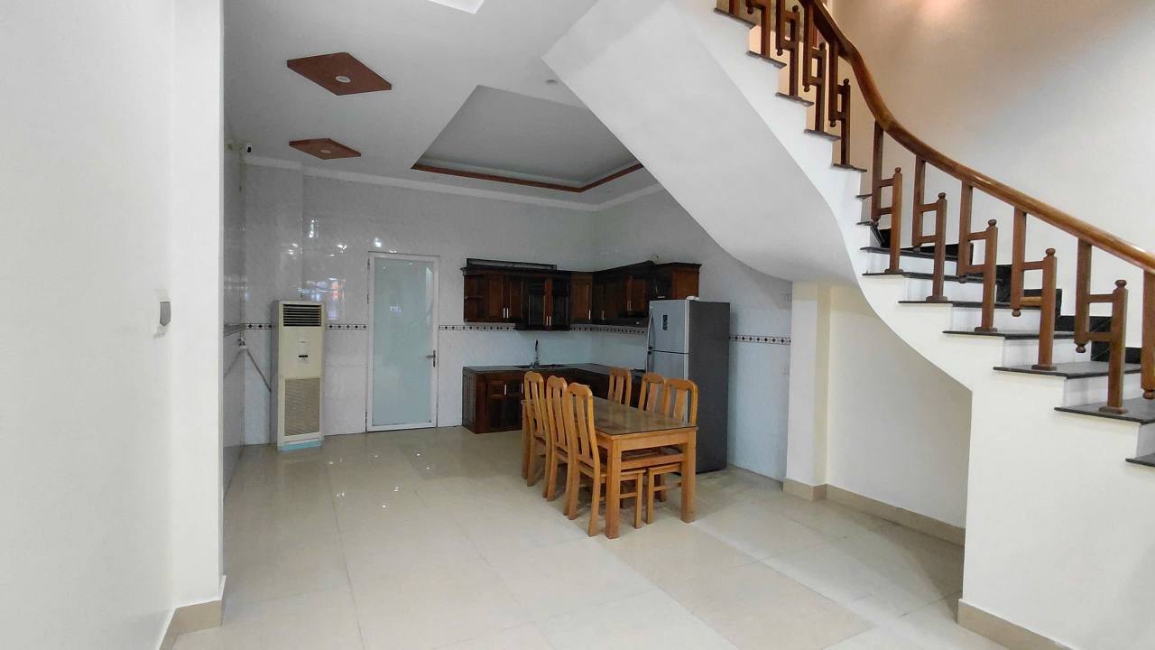 Bán nhà HUD A, Bắc Ninh 82.5m² - Kinh doanh sầm uất, sẵn sổ hồng