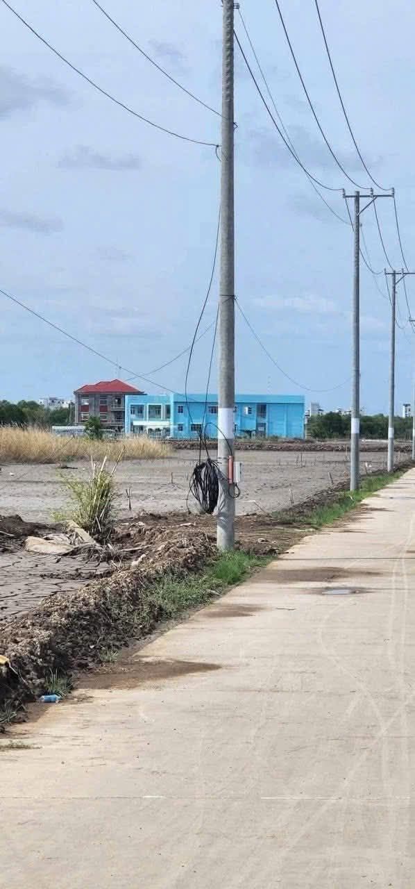 Đất nền Ấp 9 Sông Đốc 750m² giá 2 tỷ - Sổ đỏ chính chủ