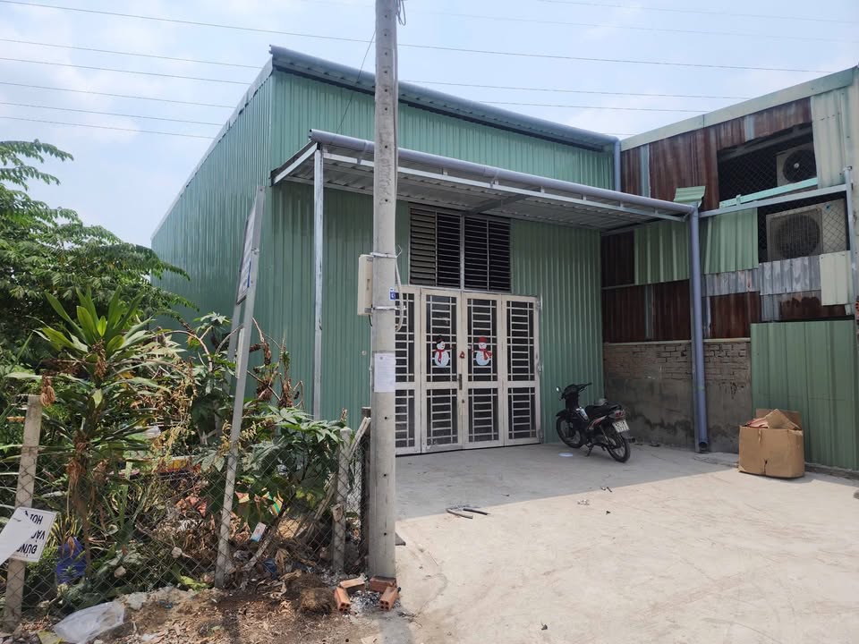 Cho thuê kho Quận 12 - 195m² giá chỉ 10 triệu/tháng