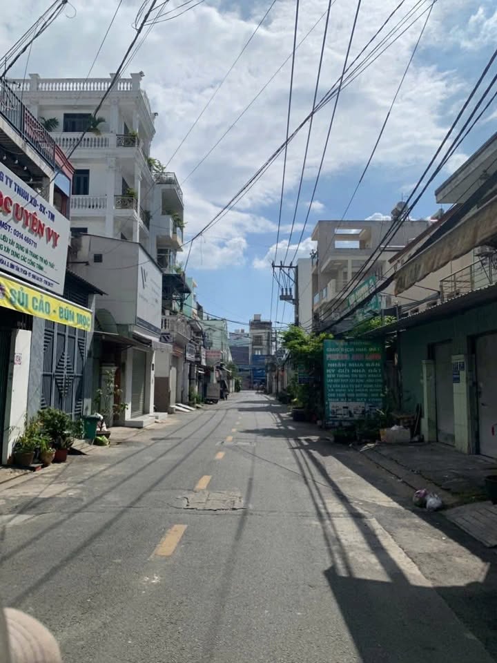 Nhà Mặt Tiền Lê Văn Quới, Bình Tân - 69.6m², 6PN, Kinh Doanh Đỉnh Cao