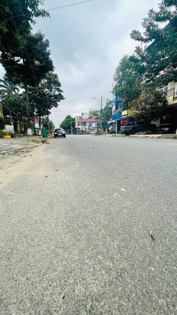 Nhà trọ MT Bùi Thị Xuân, Quảng Ngãi - 132m² - Giá 3 tỷ TL