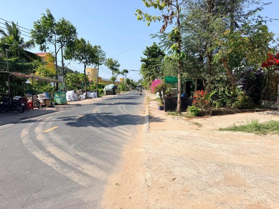 Đất Vườn Vĩnh Long 1600m² - Mặt Tiền Đồng Khởi Nối Dài - Kinh Doanh Thoải Mái