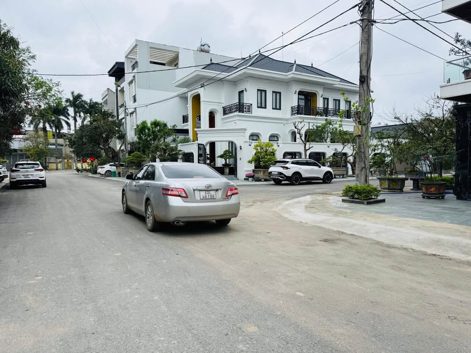 Đất nền Quảng Hưng 100m² - Sổ đỏ chính chủ, ô tô tránh