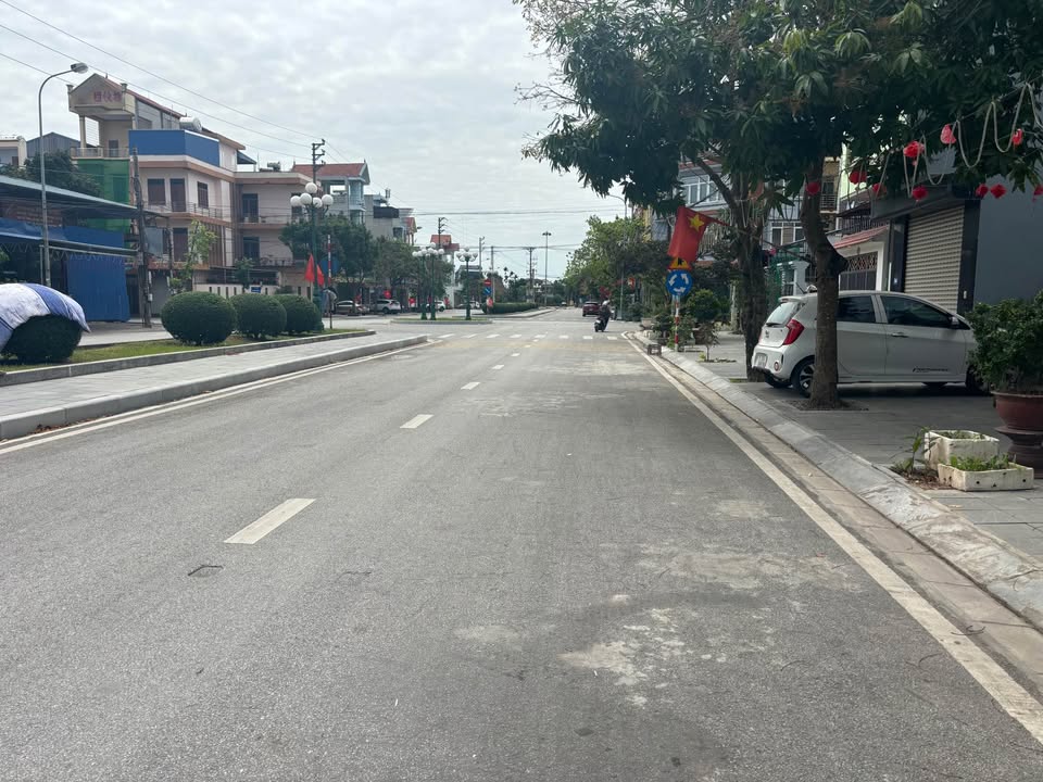 Bán Đất Mặt Tiền Nguyễn Văn Cừ, Nam Định - 80m², Kinh Doanh Đỉnh Cao