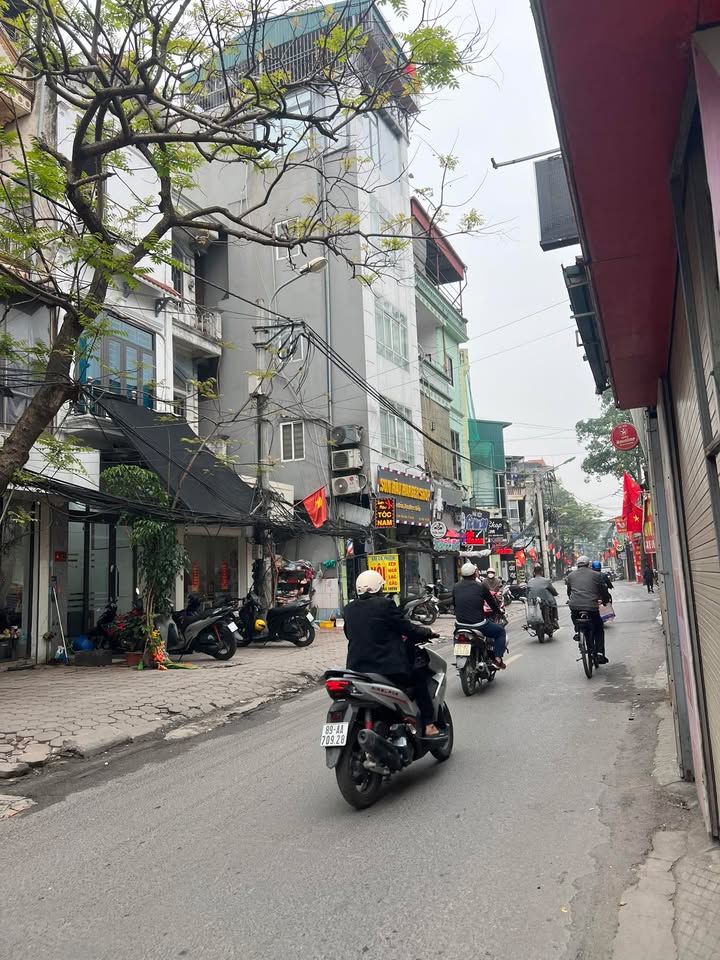 Nhà 3 tầng Văn Quán 70m² - Đầu tư sinh lời, vị trí trung tâm